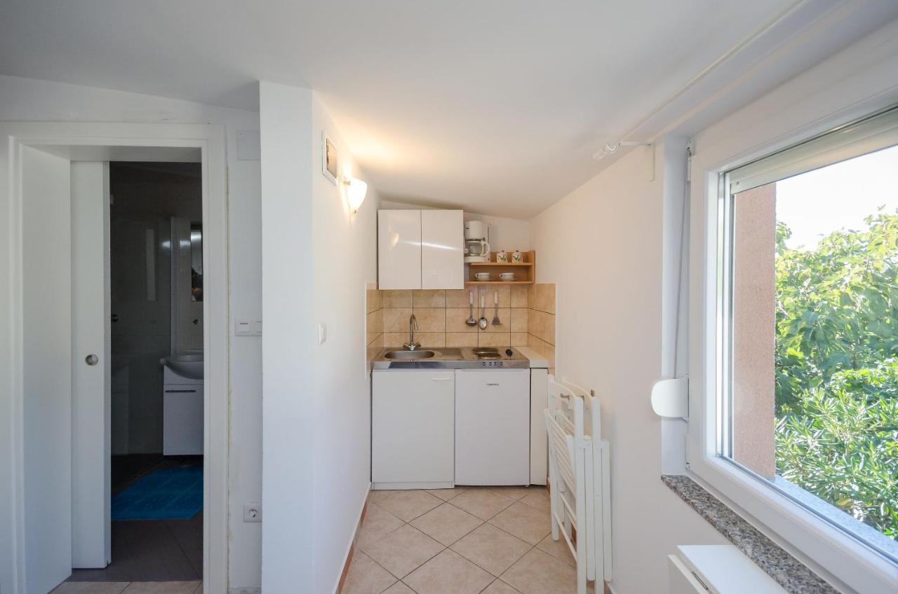 Apartments Ivan Marina Krk Town Exterior photo